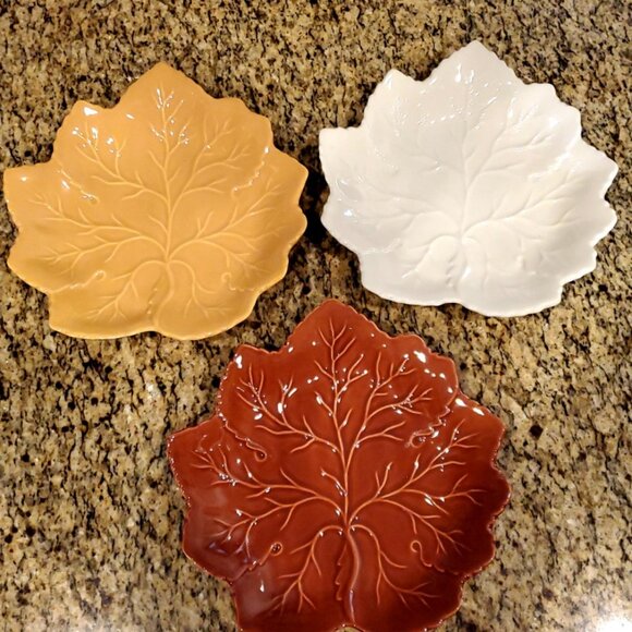 Harry and David Fall 3 Leaf Plates Autumn Thanksgiving Decor Serving 3 Colors - Picture 2 of 5